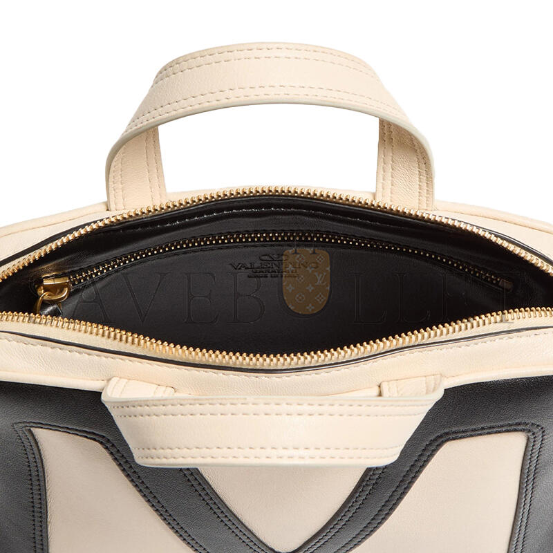 Va1e*ntin0 garavani viva s*perstar nappa leather handbag 8w2b0t09ptj_r4v (23*16*8cm)